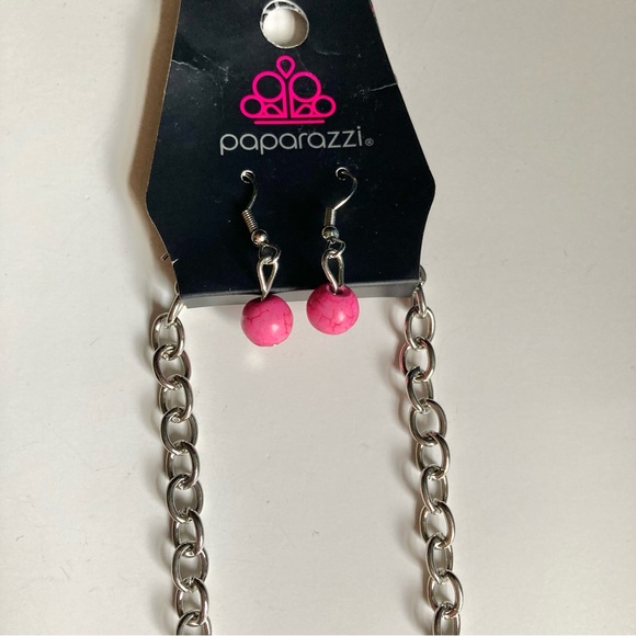 NWT Oversized Pink Heart Necklace - Picture 5 of 12